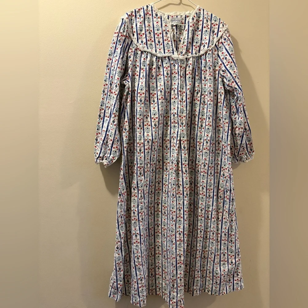 Lanz of Salzburg White Floral Stripe Long-Sleeve nightgown - large - 100% cotton